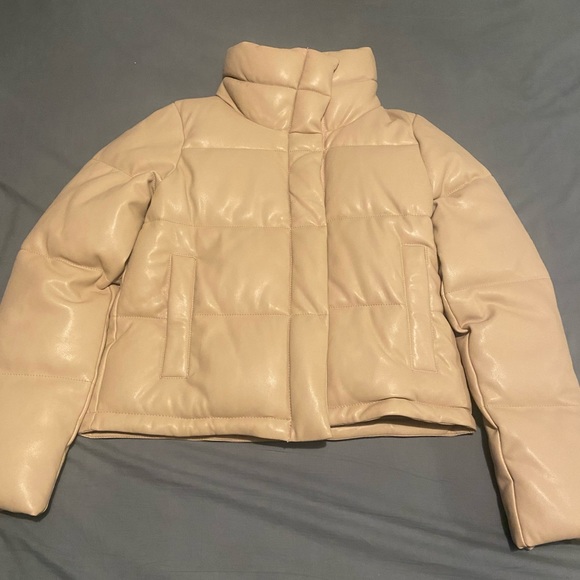 Abercrombie & Fitch Jackets & Blazers - Abercrombie & Fitch Vegan Leather Mini Puffer in Beige, Size S